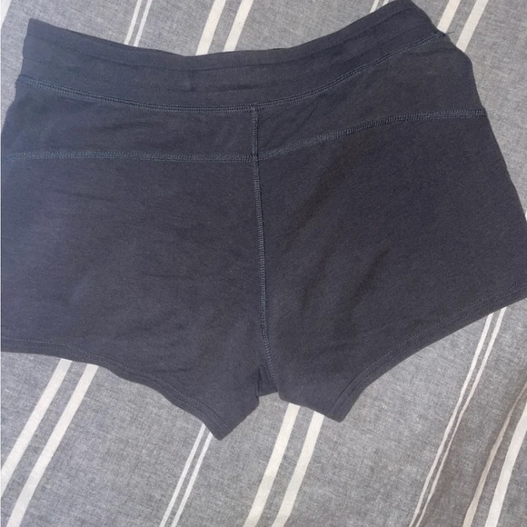 ALO Yoga Charcoal Gray Shorts - Picture 6 of 6